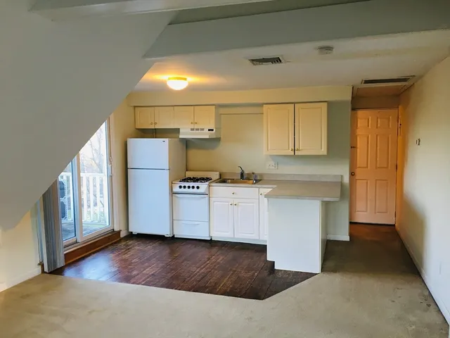 $1,795 | 161 Cedar Street, Unit 4, Milford, MA 01757