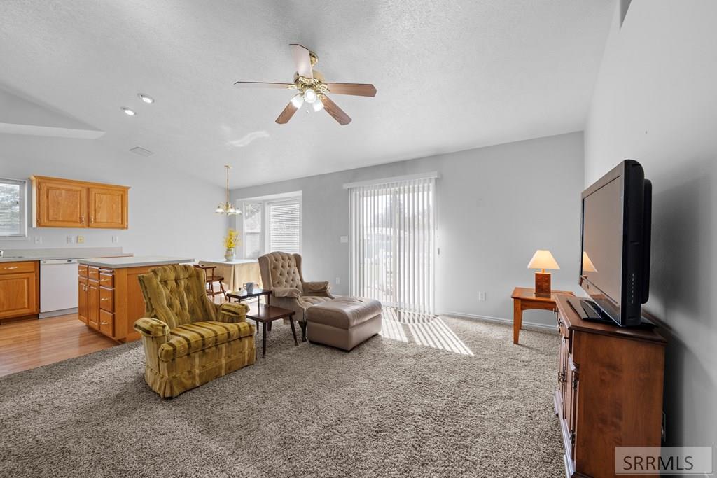 3086 Stoneridge Circle Ammon, ID 83406 - Photo 18 of 50