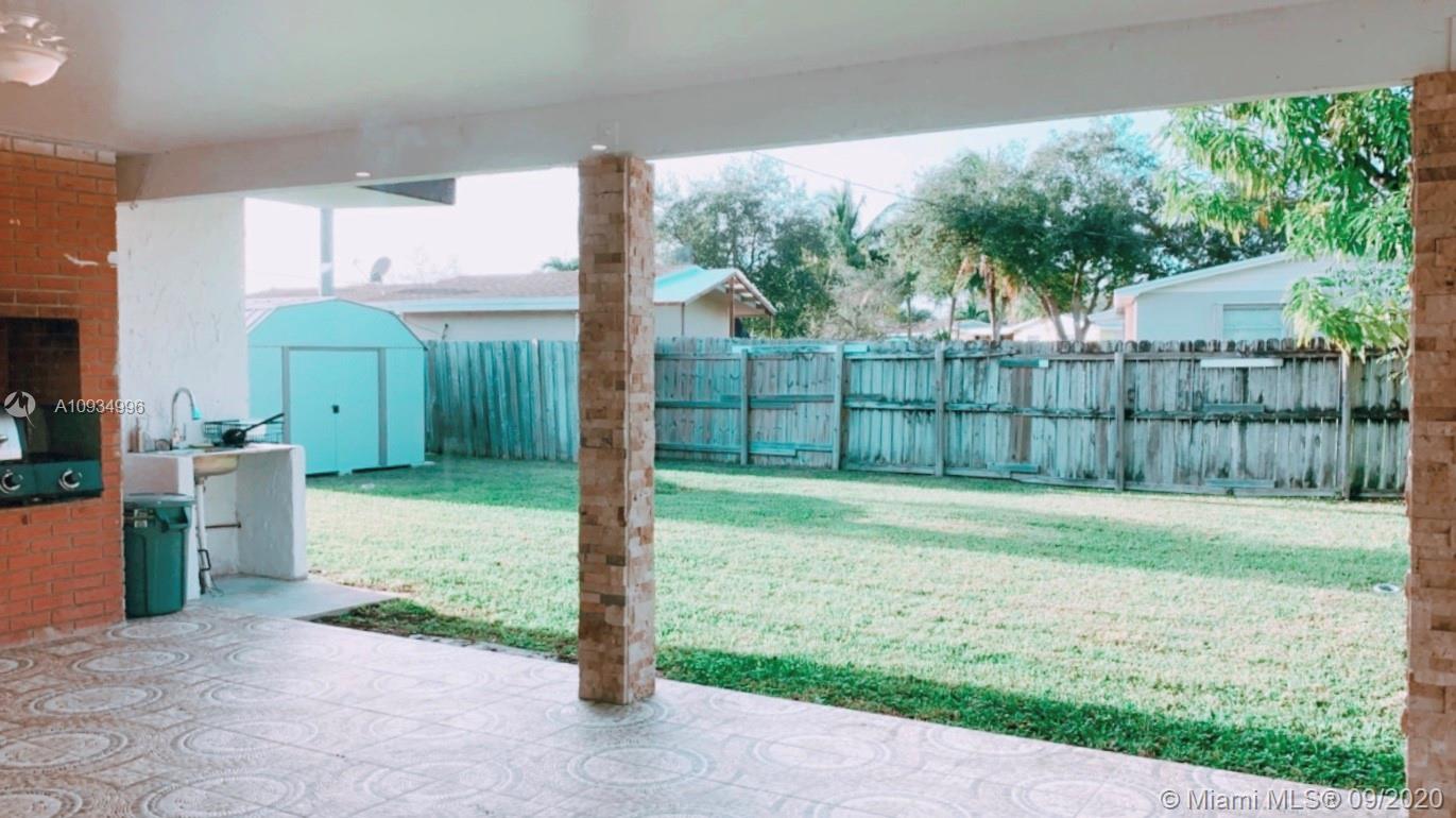 19230 Southwest 93rd Road Cutler Bay, FL 33157 - Photo 18 of 22
