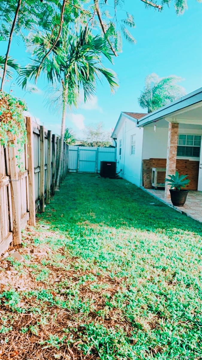 19230 Southwest 93rd Road Cutler Bay, FL 33157 - Photo 20 of 22