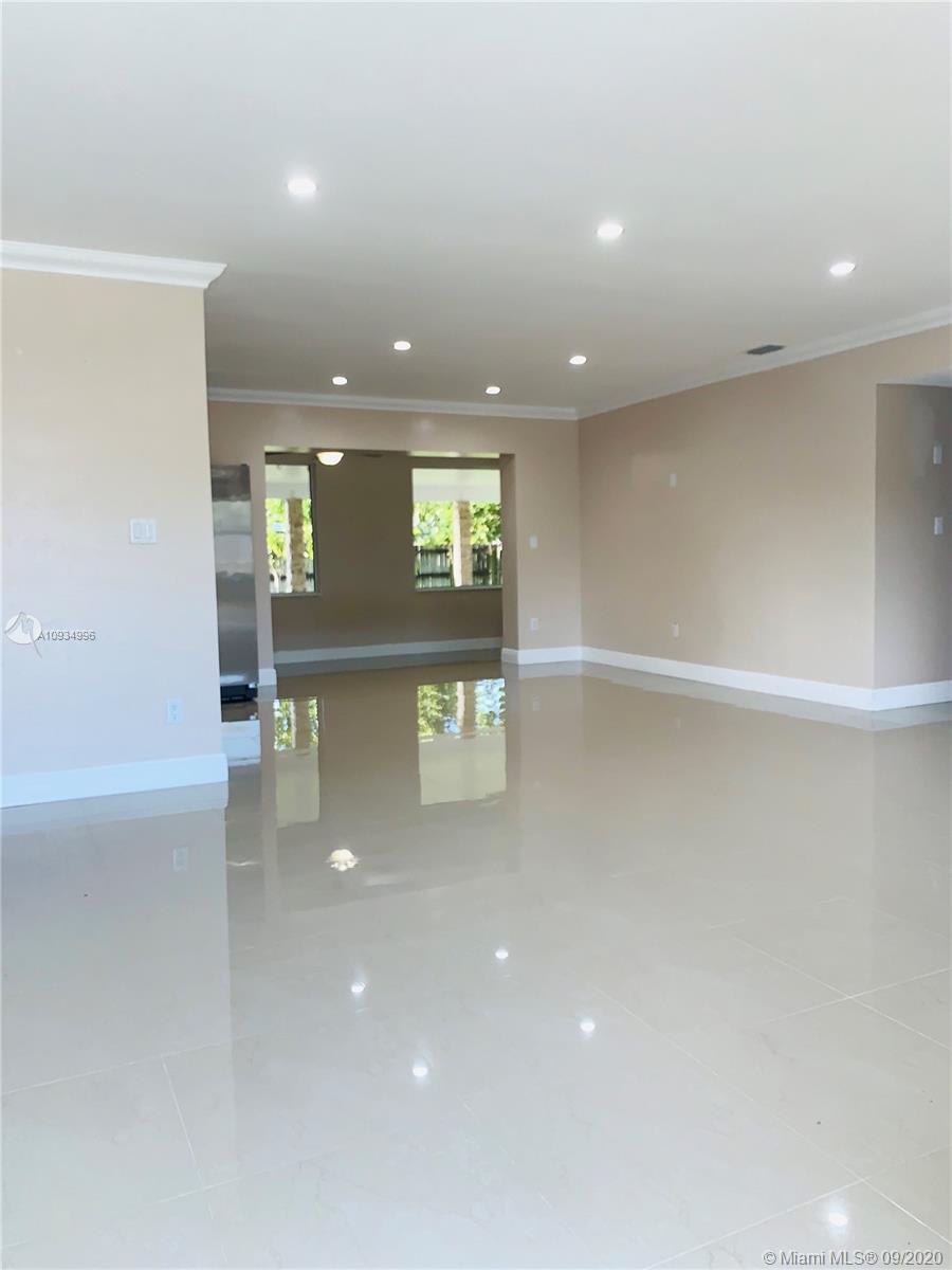 19230 Southwest 93rd Road Cutler Bay, FL 33157 - Photo 6 of 22