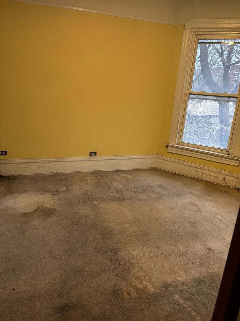 2469 East 74th Street Chicago, IL 60649 - Photo 10 of 24 a view of an ocean