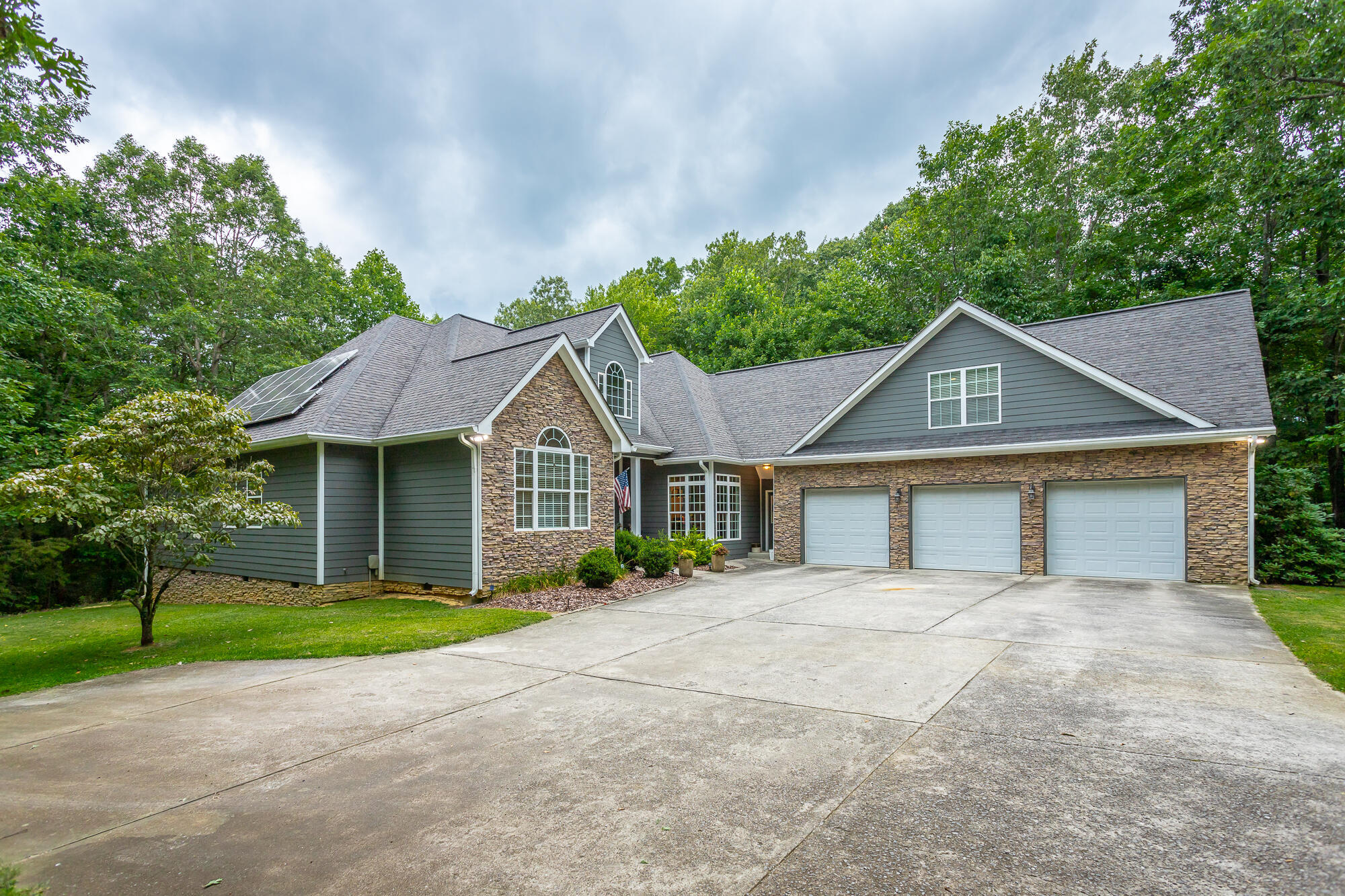 215 Stewart Lane Rising Fawn, GA 30738 - Photo 8 of 92 Driveway