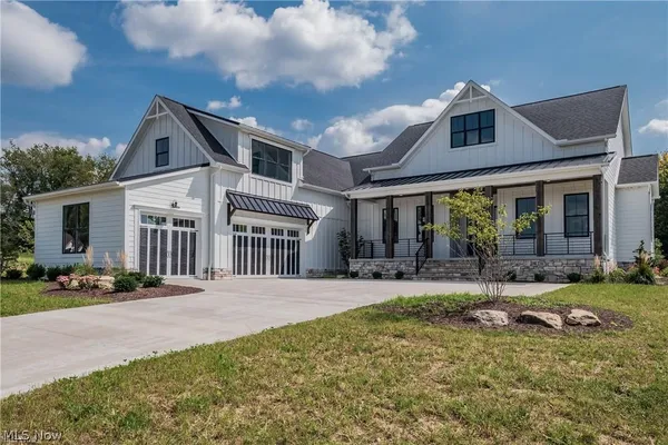 $825,000 | 8813 Regency Drive Northwest, Massillon, OH 44646