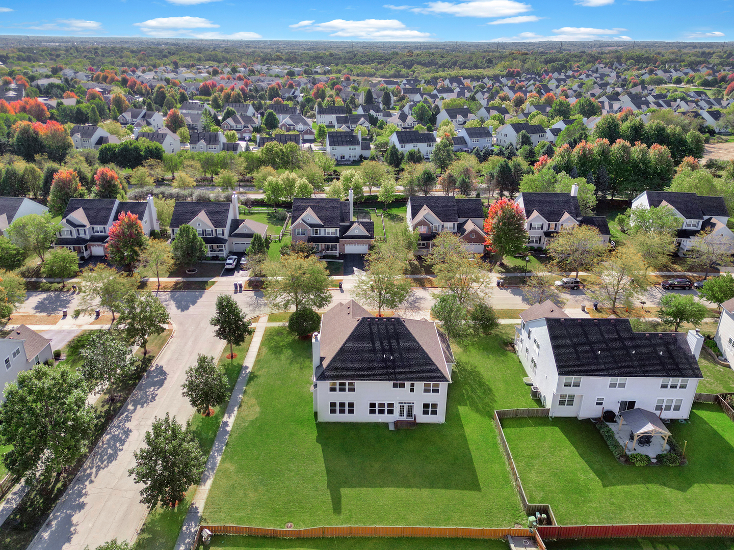 312 Monument Road Elgin, IL 60124 - Photo 31 of 44 an aerial view of multiple house