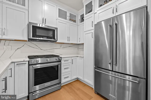 $899,000 | 7470 Backett Wood Terrace, Unit 301, McLean, VA 22102