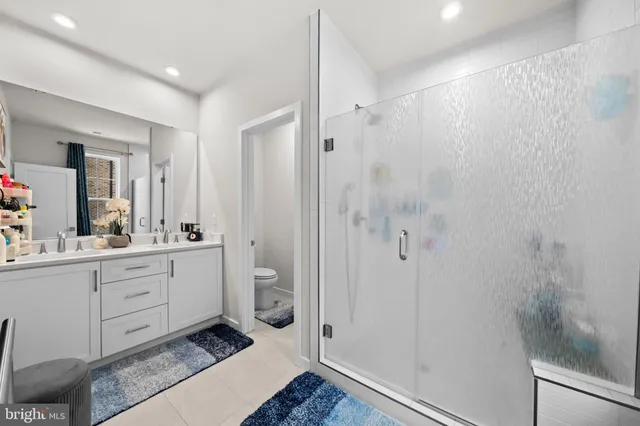 $899,000 | 7470 Backett Wood Terrace, Unit 301, McLean, VA 22102