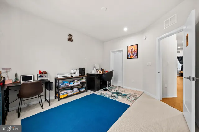 $899,000 | 7470 Backett Wood Terrace, Unit 301, McLean, VA 22102