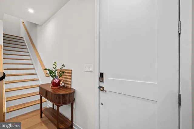 $899,000 | 7470 Backett Wood Terrace, Unit 301, McLean, VA 22102