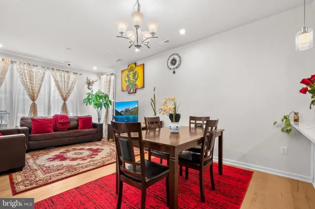 $899,000 | 7470 Backett Wood Terrace, Unit 301, McLean, VA 22102