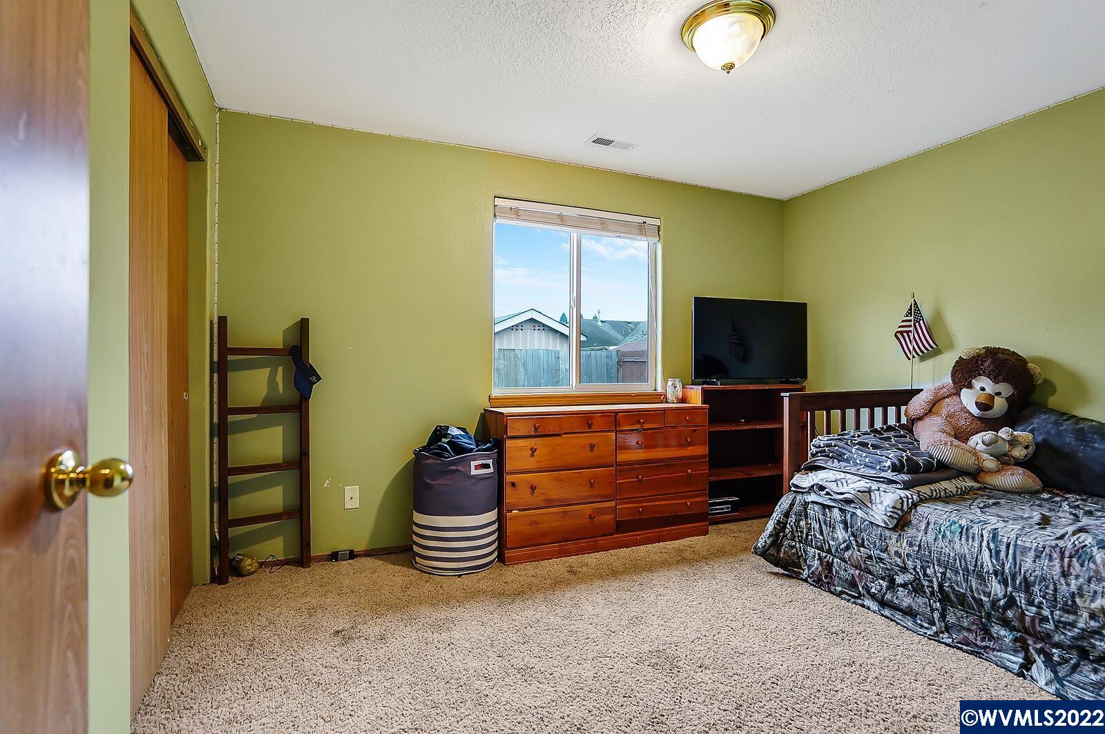 5324 Holly Loop Southeast Turner, OR 97392 - Photo 18 of 33