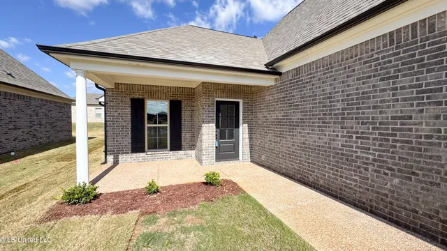 $358,900 | 1728 Ryker Road, Southaven, MS 38672
