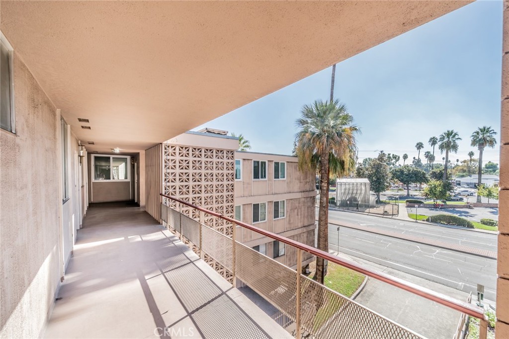 6979 Palm Court, Unit 319F Riverside, CA 92506 - Photo 33 of 44 a view of balcony