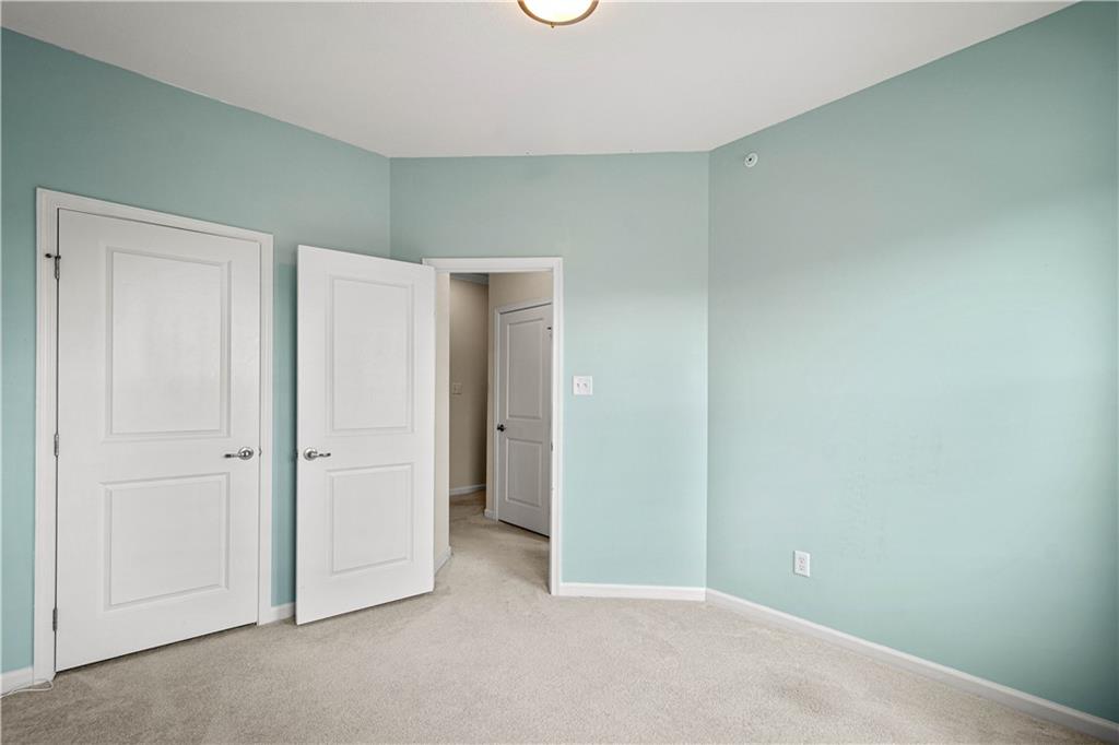 152-160 Cole Drive McKees Rocks, PA 15136 - Photo 26 of 39 an empty room with closet area