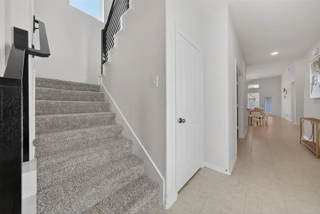 a view of entryway and hall