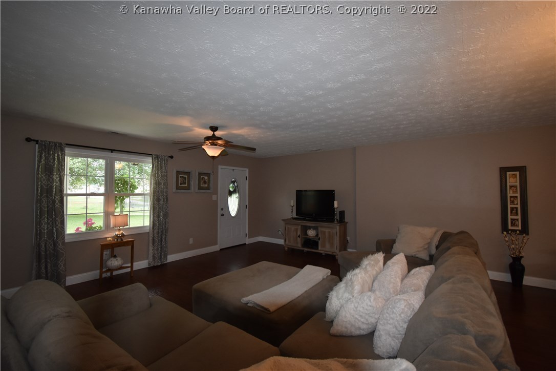 88 Roadrunner Avenue Winfield, WV 25213 - Photo 19 of 43 Gallery Image 19