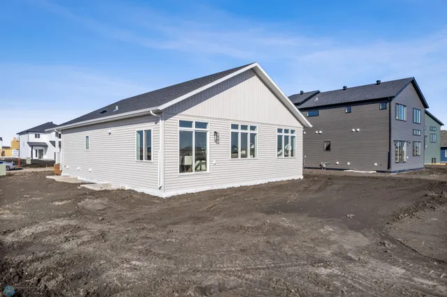 $549,900 | 8334 61st Street South, Horace, ND 58047