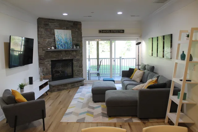 $595,000 | 4 Twin Tip Terrace, Unit 4, Lincoln, NH 03251