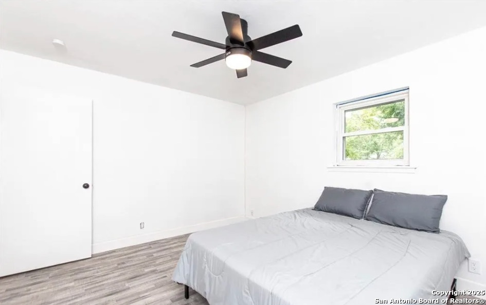 902 Concord Drive Temple, TX 76504 - Photo 14 of 24 a bedroom with a bed and a window