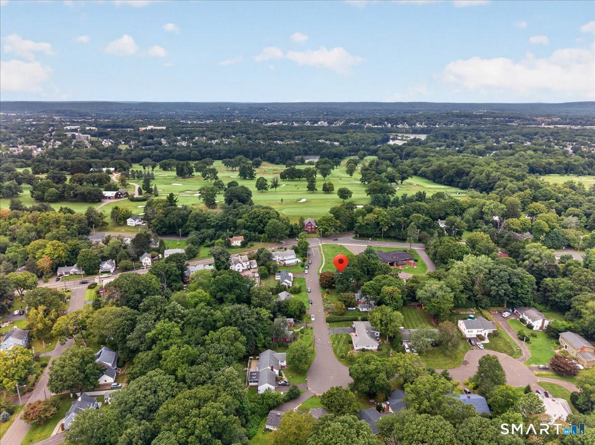 22 Robinwood Road Hamden, CT 06517 - Photo 38 of 40 Gallery Image 38