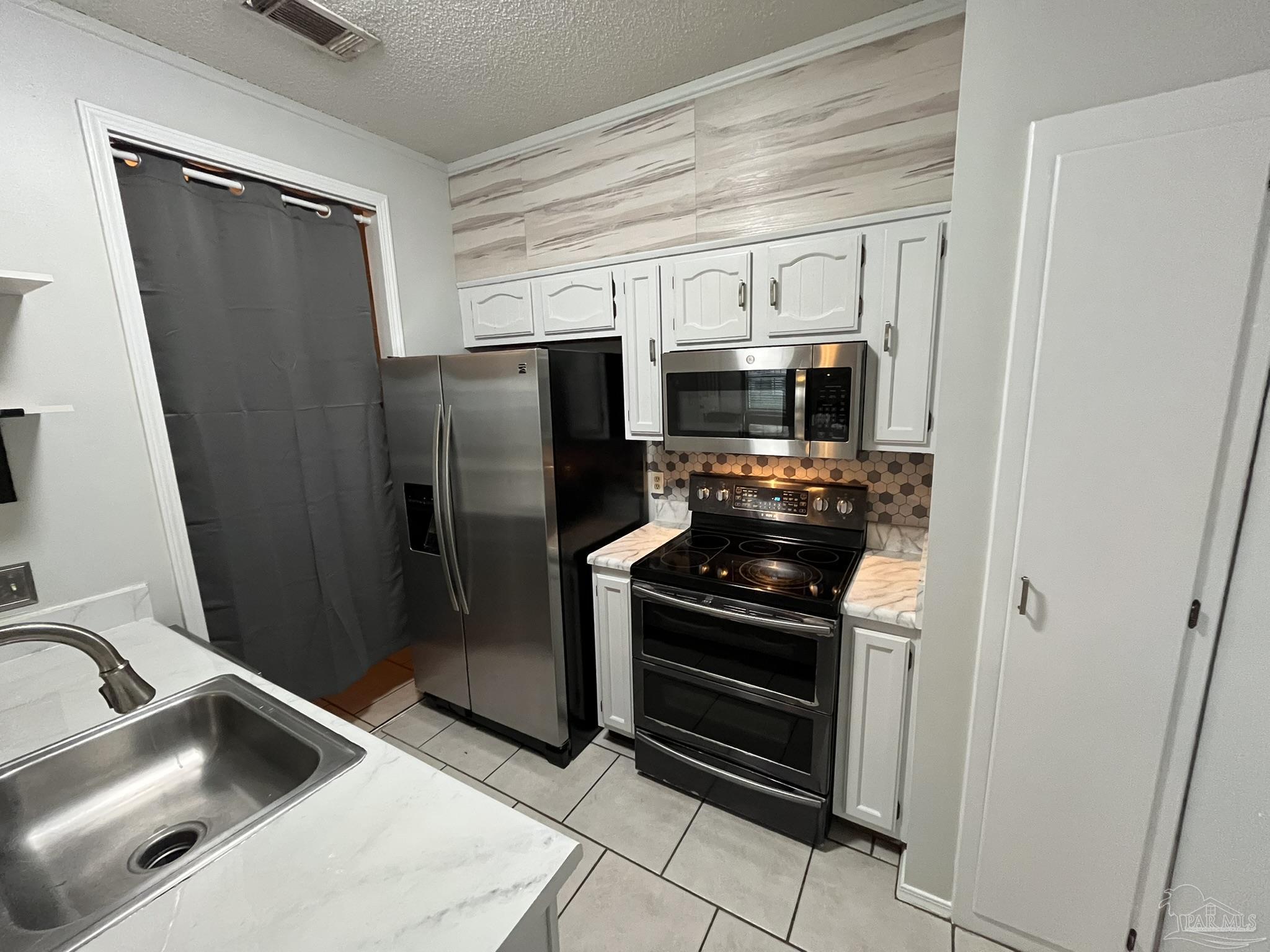 501 East Burgess Road, Unit C2 Pensacola, FL 32504 - Photo 3 of 39