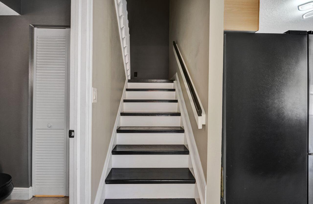 5465 Monterey Circle, Unit D Delray Beach, FL 33484 - Photo 47 of 67 a view of entryway