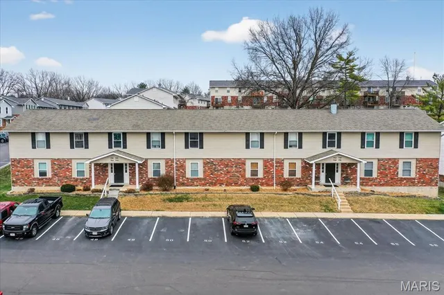 $110,000 | 758 Delray Drive, Unit H, St. Peters, MO 63376