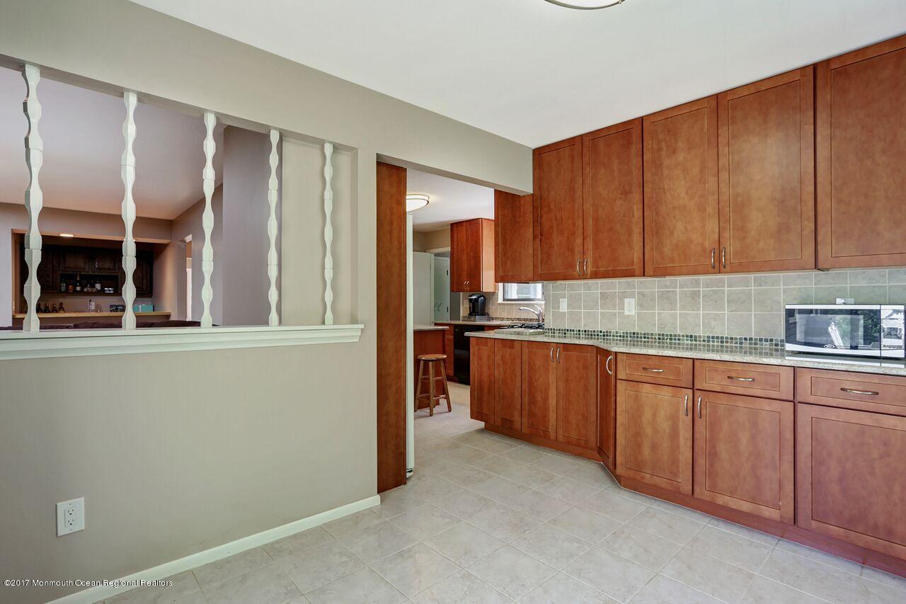 425 Dwight Road Middletown, NJ 07748 - Photo 11 of 29 Dwightbreakfast1