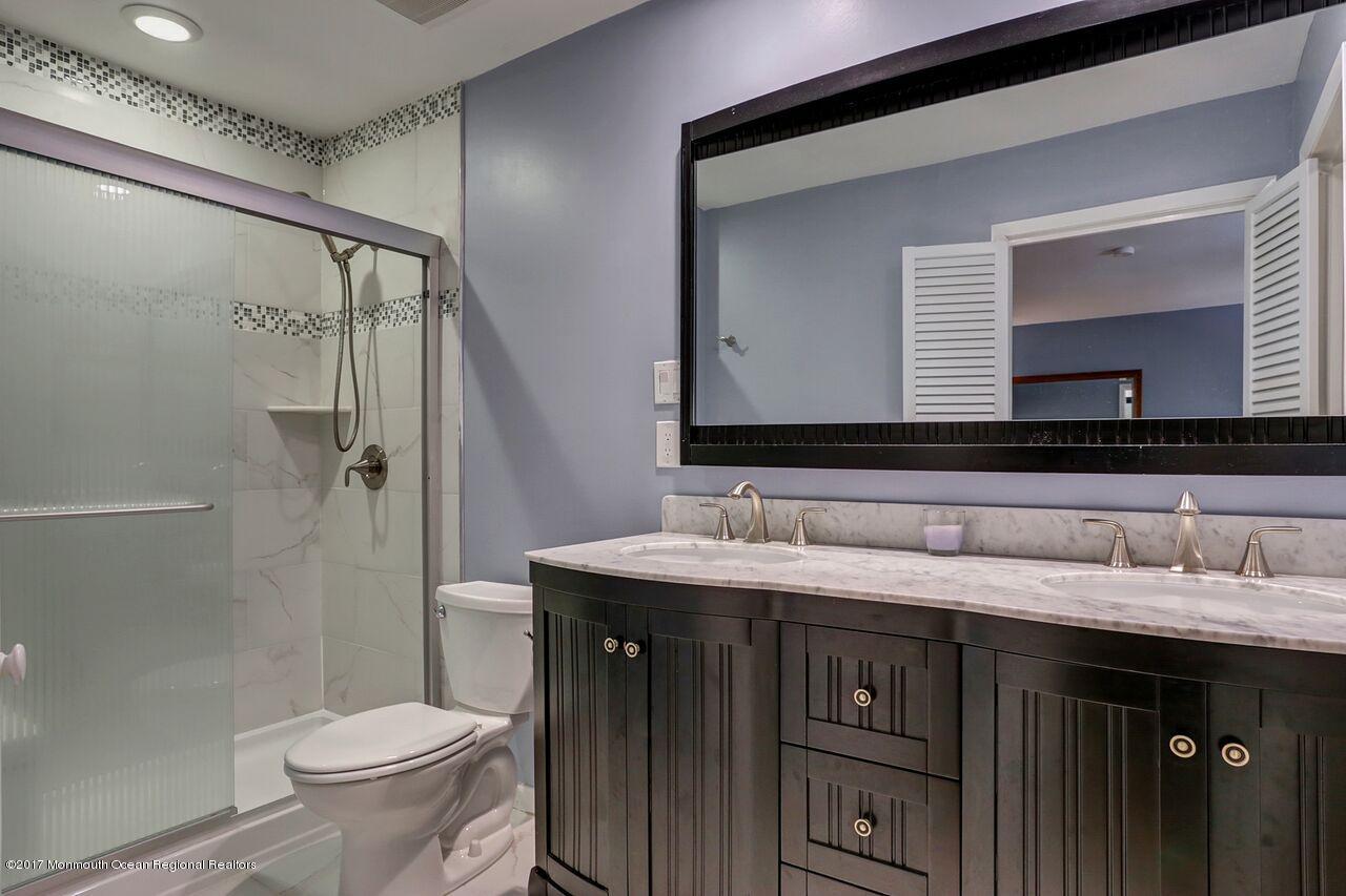 425 Dwight Road Middletown, NJ 07748 - Photo 14 of 29 Dwightmasterbath