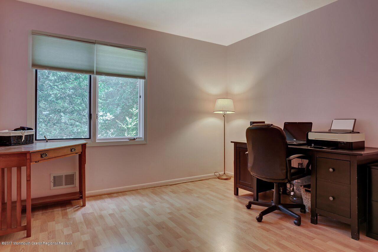425 Dwight Road Middletown, NJ 07748 - Photo 19 of 29 Dwightbedroom1