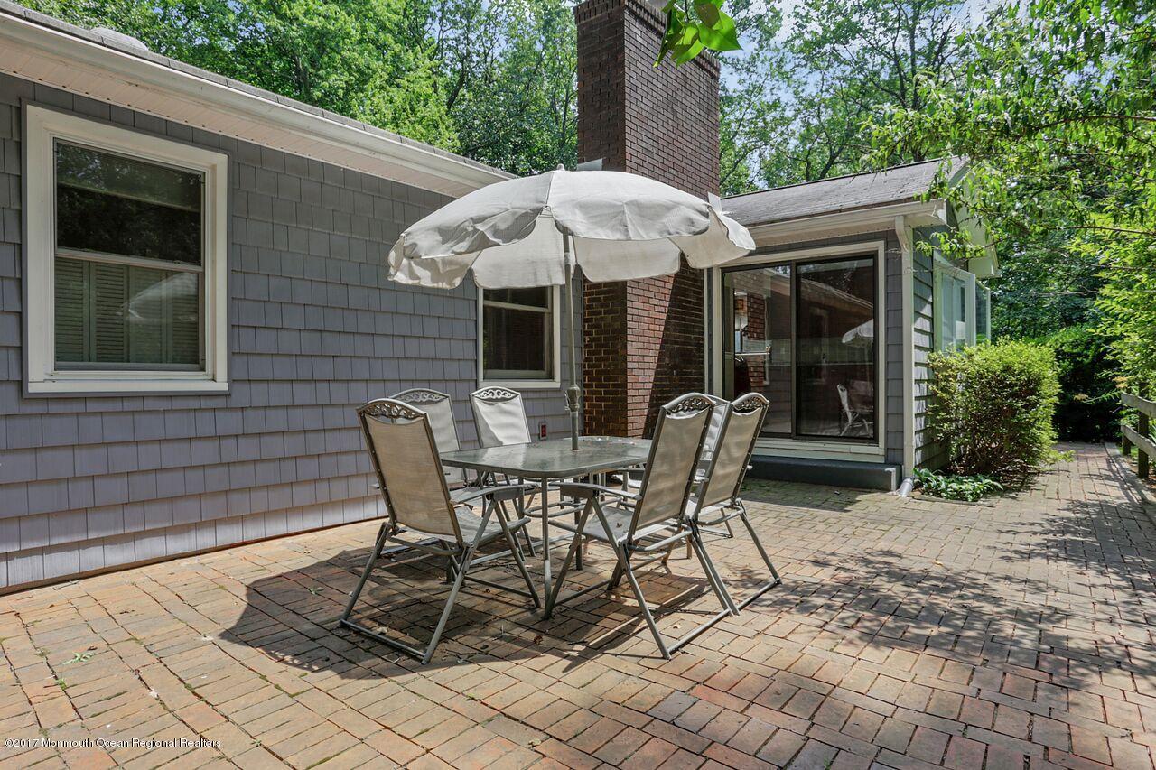 425 Dwight Road Middletown, NJ 07748 - Photo 25 of 29 Dwightpatio