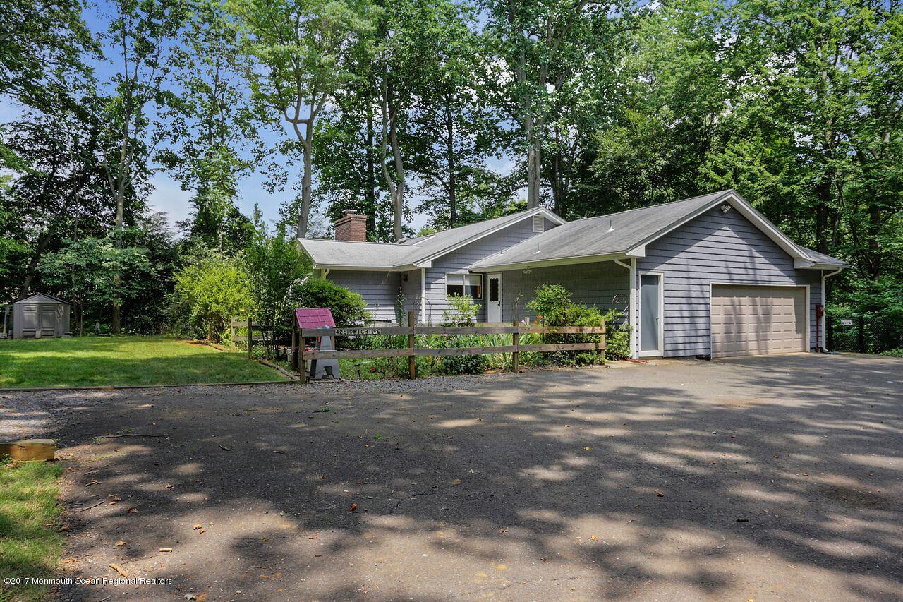 425 Dwight Road Middletown, NJ 07748 - Photo 26 of 29 Dwightback