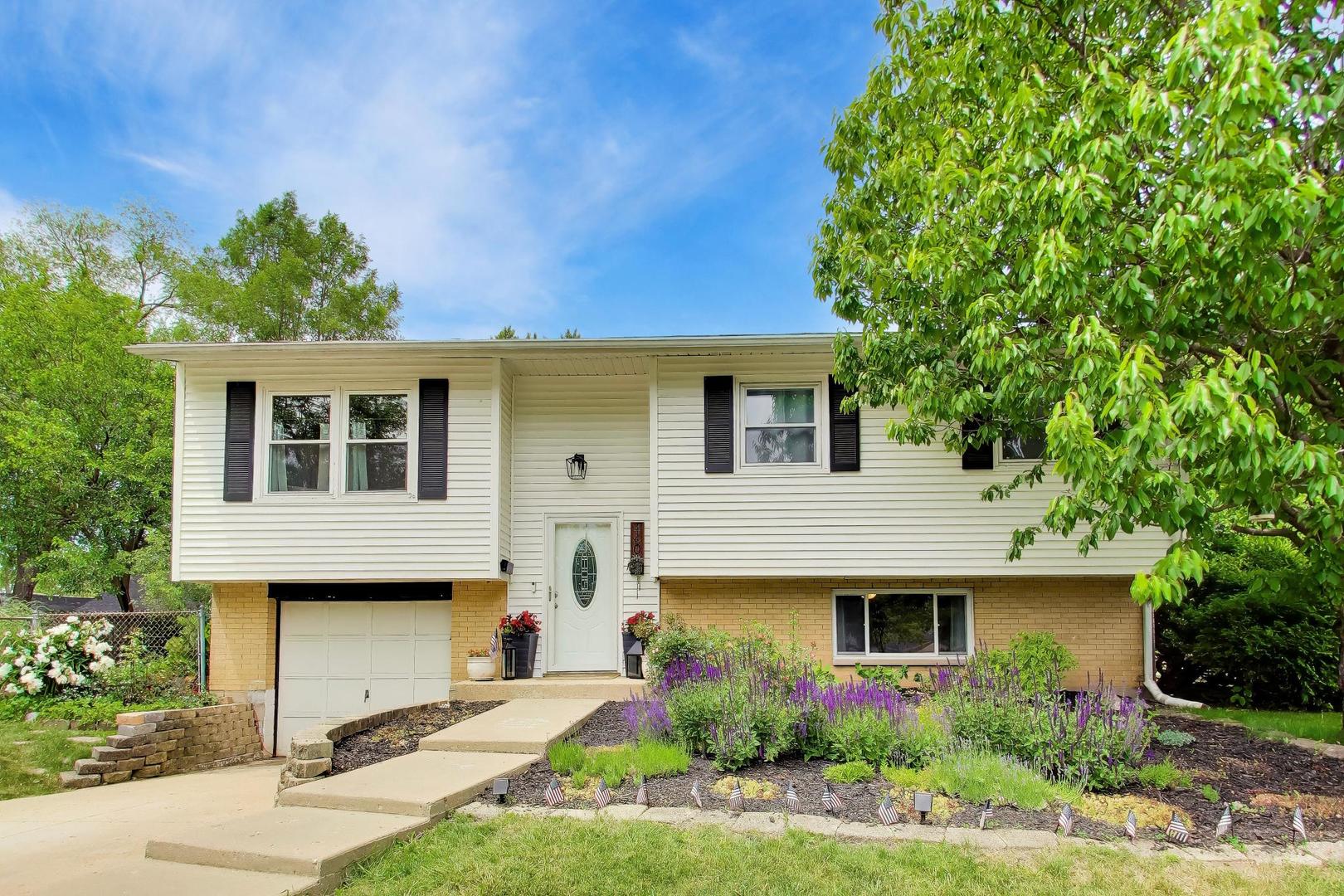460 North Ridgemoor Avenue Mundelein, IL 60060 - Photo 1 of 41