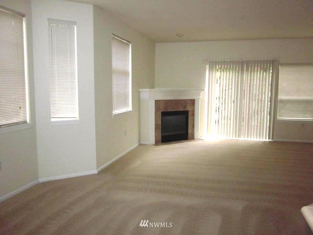 4900 Talbot Road South, Unit 4C Renton, WA 98055 - Photo 2 of 10
