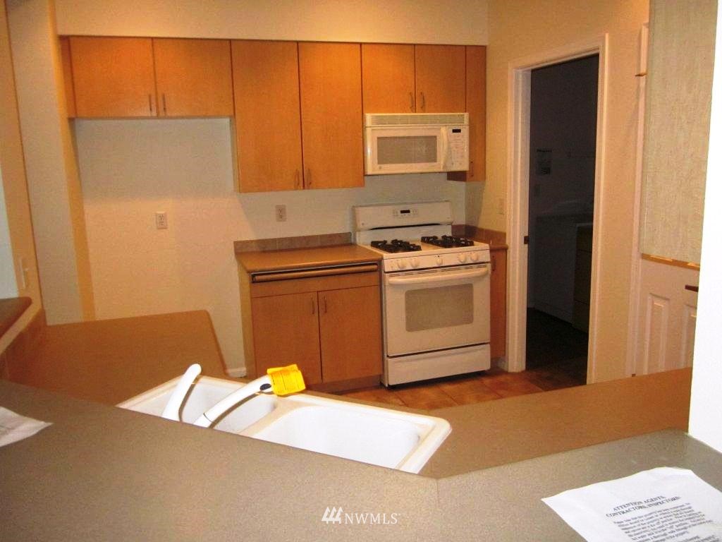 4900 Talbot Road South, Unit 4C Renton, WA 98055 - Photo 6 of 10