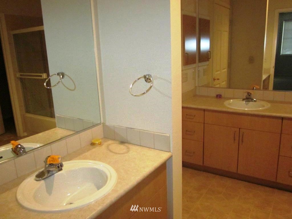 4900 Talbot Road South, Unit 4C Renton, WA 98055 - Photo 7 of 10