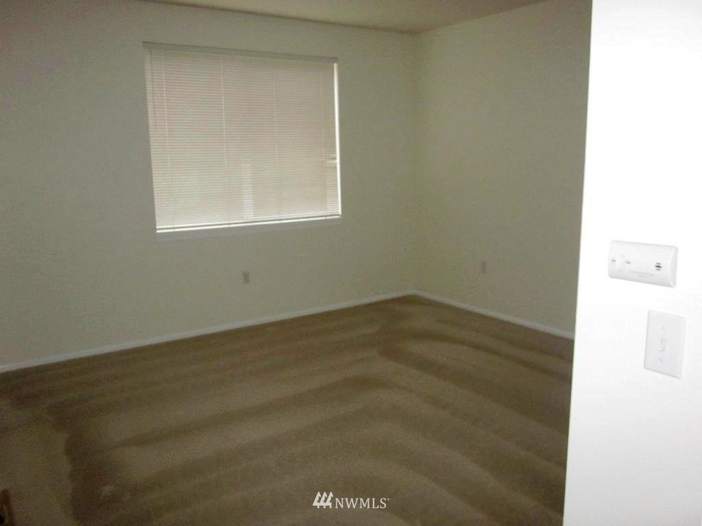 4900 Talbot Road South, Unit 4C Renton, WA 98055 - Photo 8 of 10