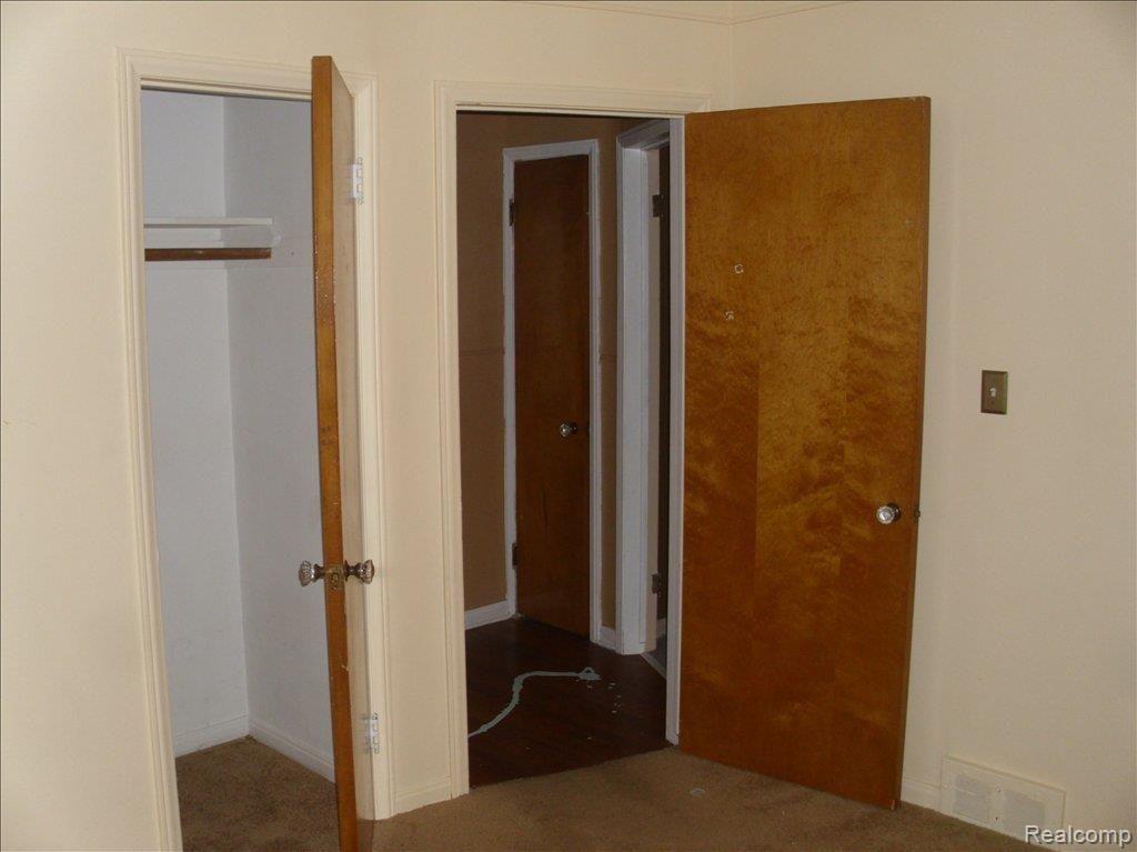 9606 Inkster Road Redford, MI 48239 - Photo 7 of 12 261-955149 bedroom 2 view 2