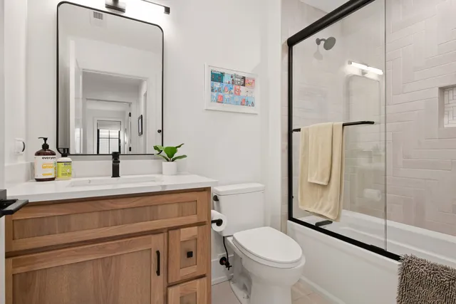 $1,350,000 | 835 South Ashland Avenue, La Grange, IL 60525