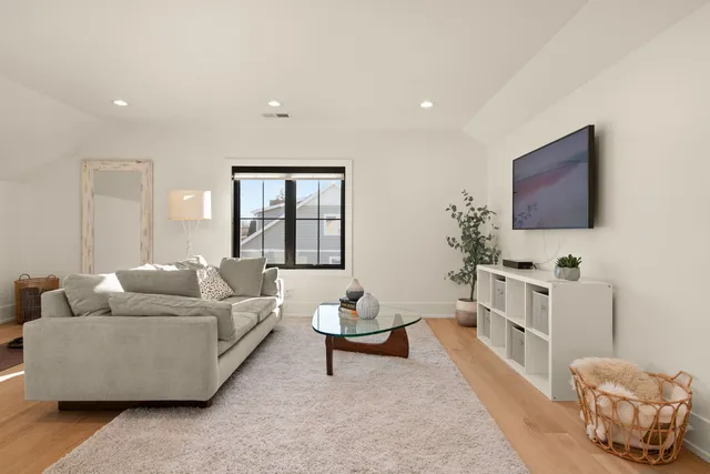 $1,350,000 | 835 South Ashland Avenue, La Grange, IL 60525