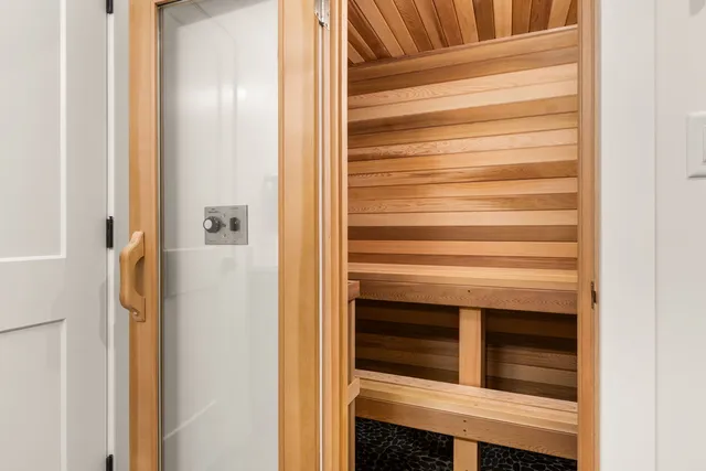 $1,350,000 | 835 South Ashland Avenue, La Grange, IL 60525