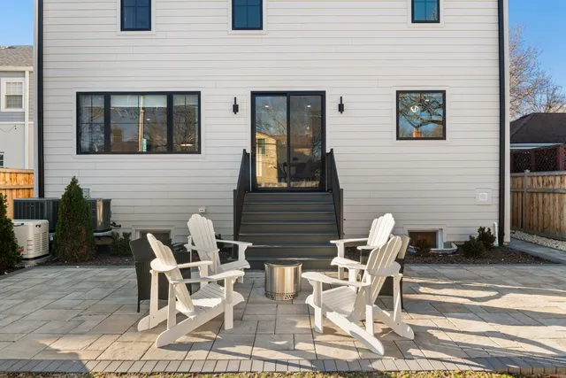 $1,350,000 | 835 South Ashland Avenue, La Grange, IL 60525