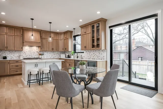 $1,350,000 | 835 South Ashland Avenue, La Grange, IL 60525