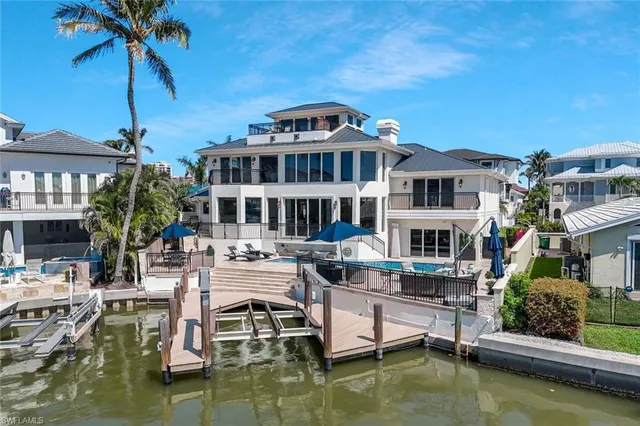 $5,350,000 | 152 Conners Avenue, Naples, FL 34108