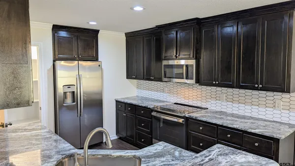 $1,900 | 11086 County Road 167, Unit 11, Tyler, TX 75703