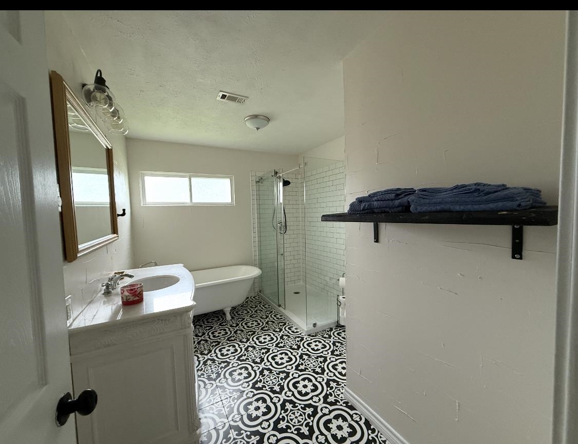 1002 Block Street Port Neches, TX 77651 - Photo 5 of 9