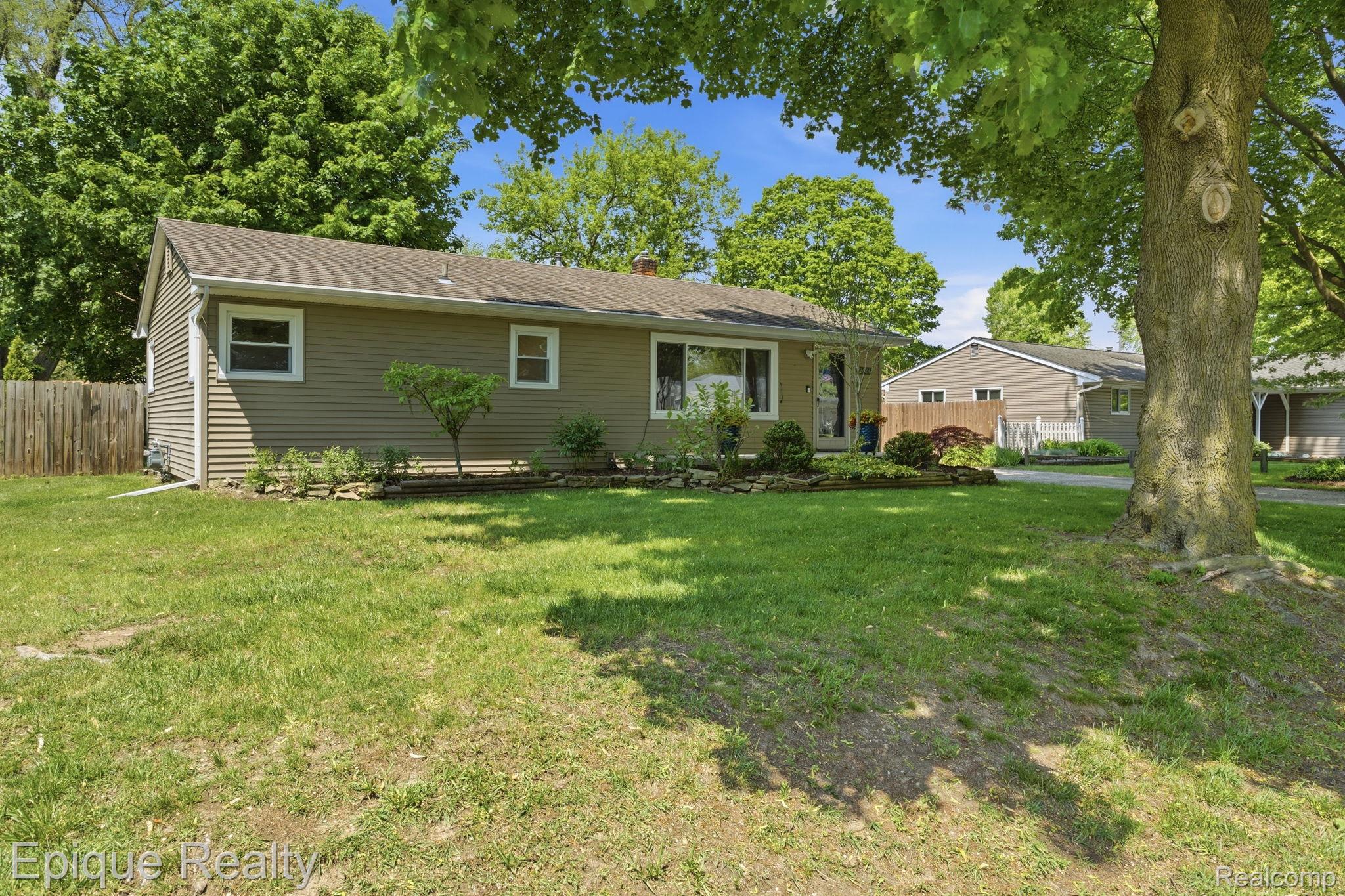 2624 Harrison Avenue Rochester, MI 48307 - Photo 27 of 27 4-web-or-mls-Harrison (111 of 125) Mark Thomas Hubble.jpg