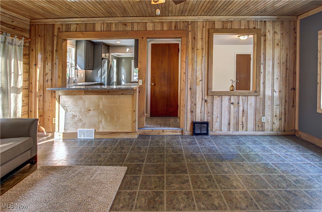 933 West Schaaf Road Cleveland, OH 44109 - Photo 17 of 45 Gallery Image 17