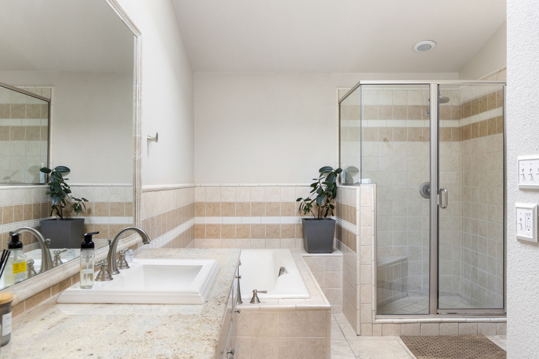 927 Challenger Lakeway, TX 78734 - Photo 21 of 40