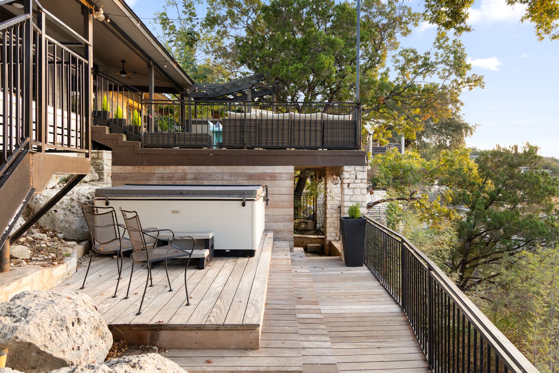 927 Challenger Lakeway, TX 78734 - Photo 31 of 40